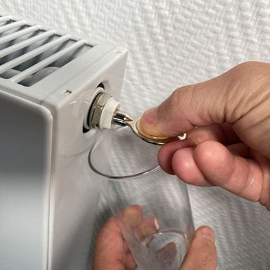 How and when to bleed a radiator