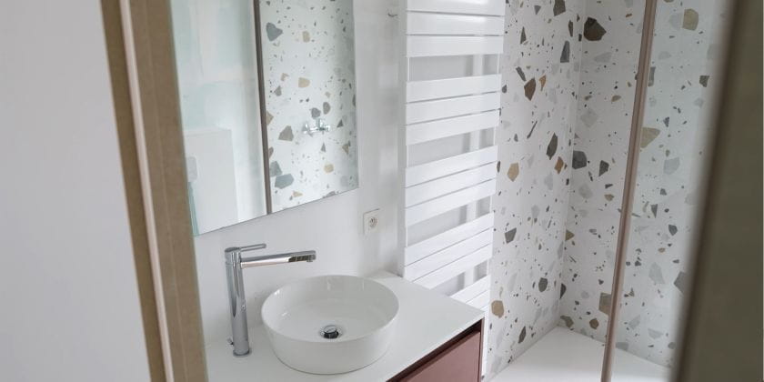 Muria bathroom radiator white in Park Lane II Brussels